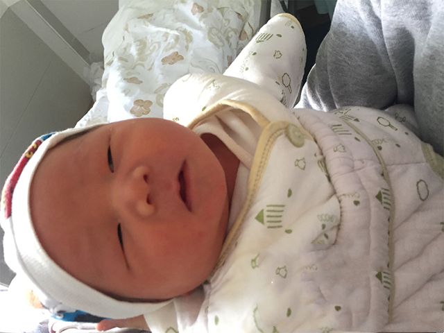 ��С��ɹ�ӵ���Լ��ı���' /></a></div>
<div class=